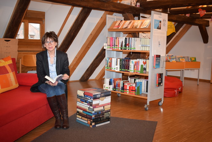Ansprechpartnerin für die Stadtbücherei Irmgard Sittl
